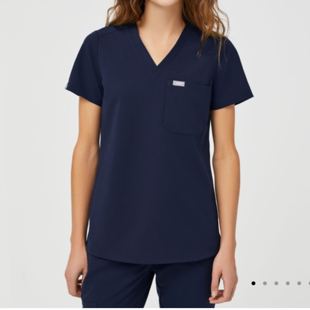 Navy Catarina Figs one pocket top